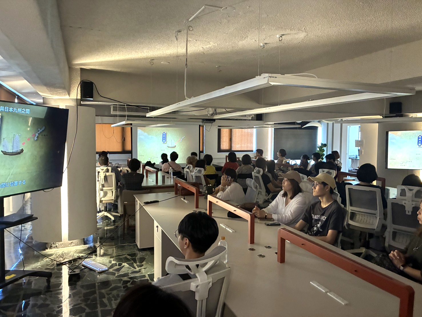 AI class in session in the classroom
